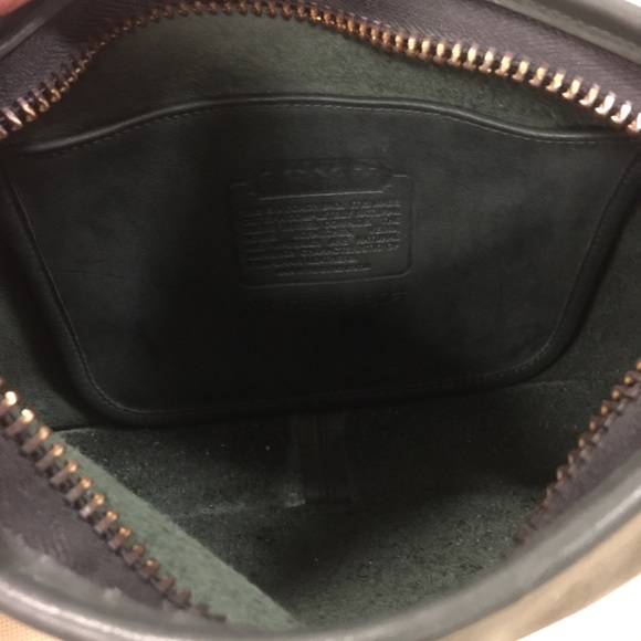 Stunning hunter green coach leather Crossbody - Picture 5 of 8